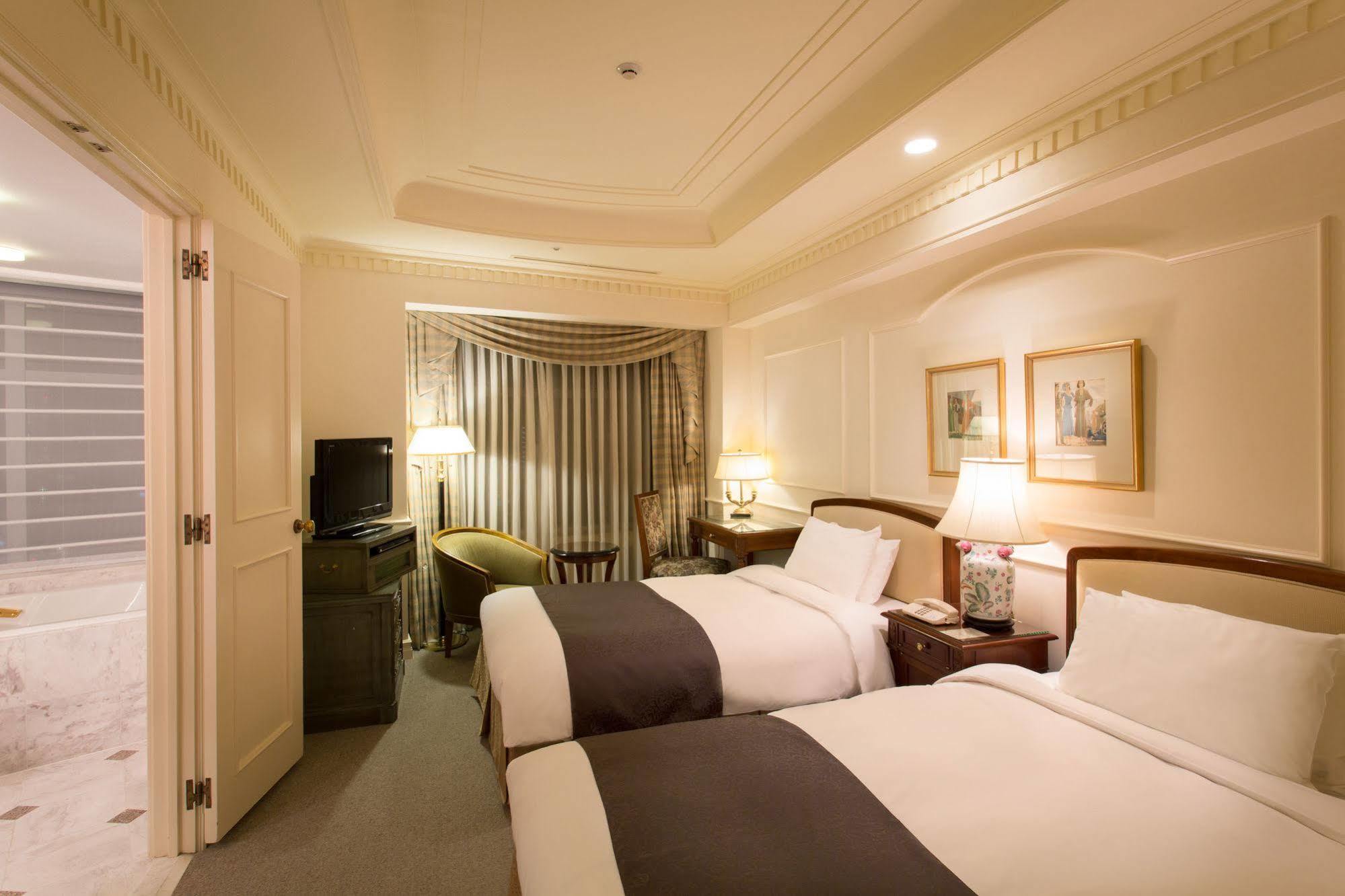 Hotel The Manhattan Chiba Exterior photo