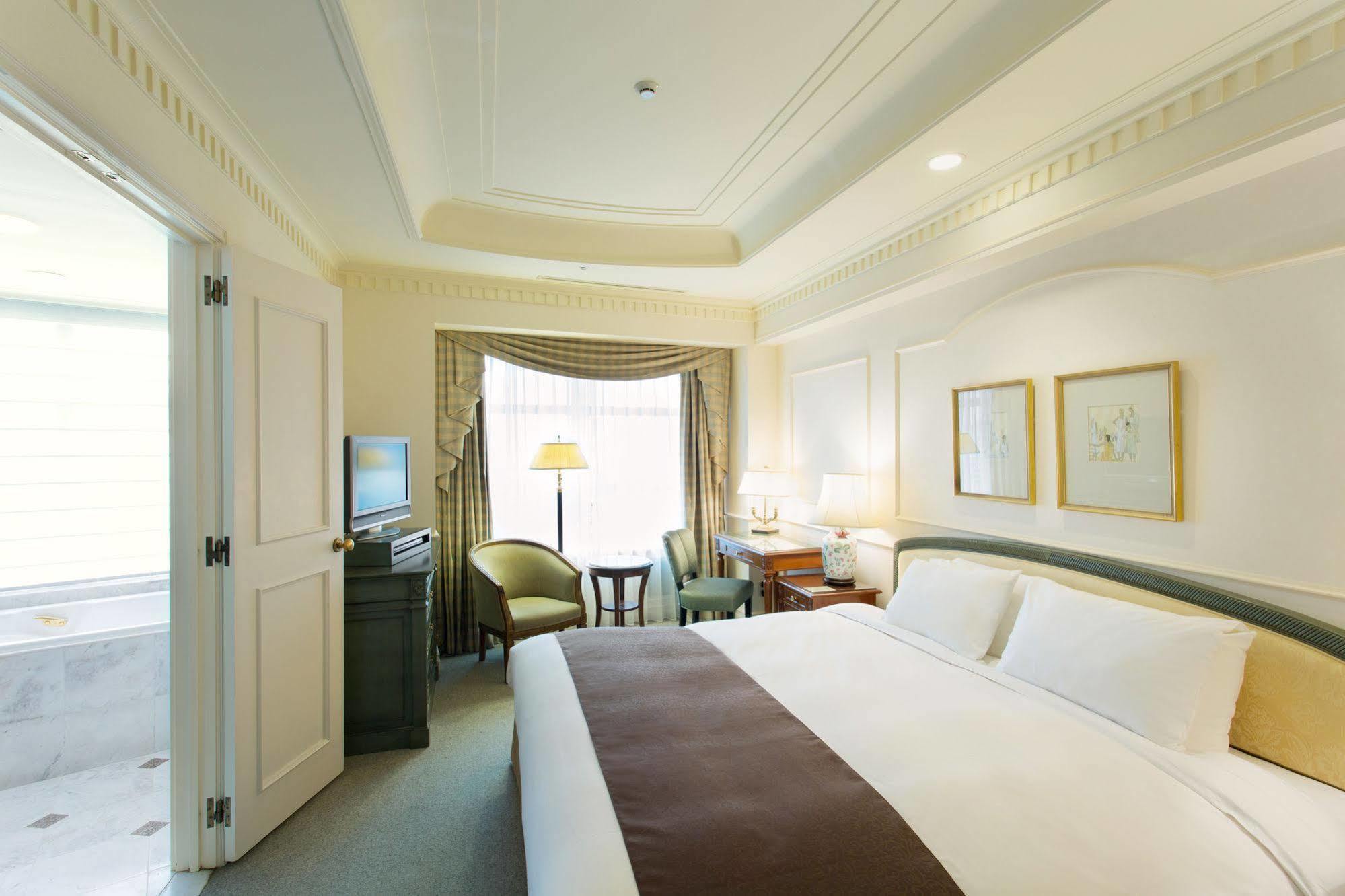 Hotel The Manhattan Chiba Exterior photo