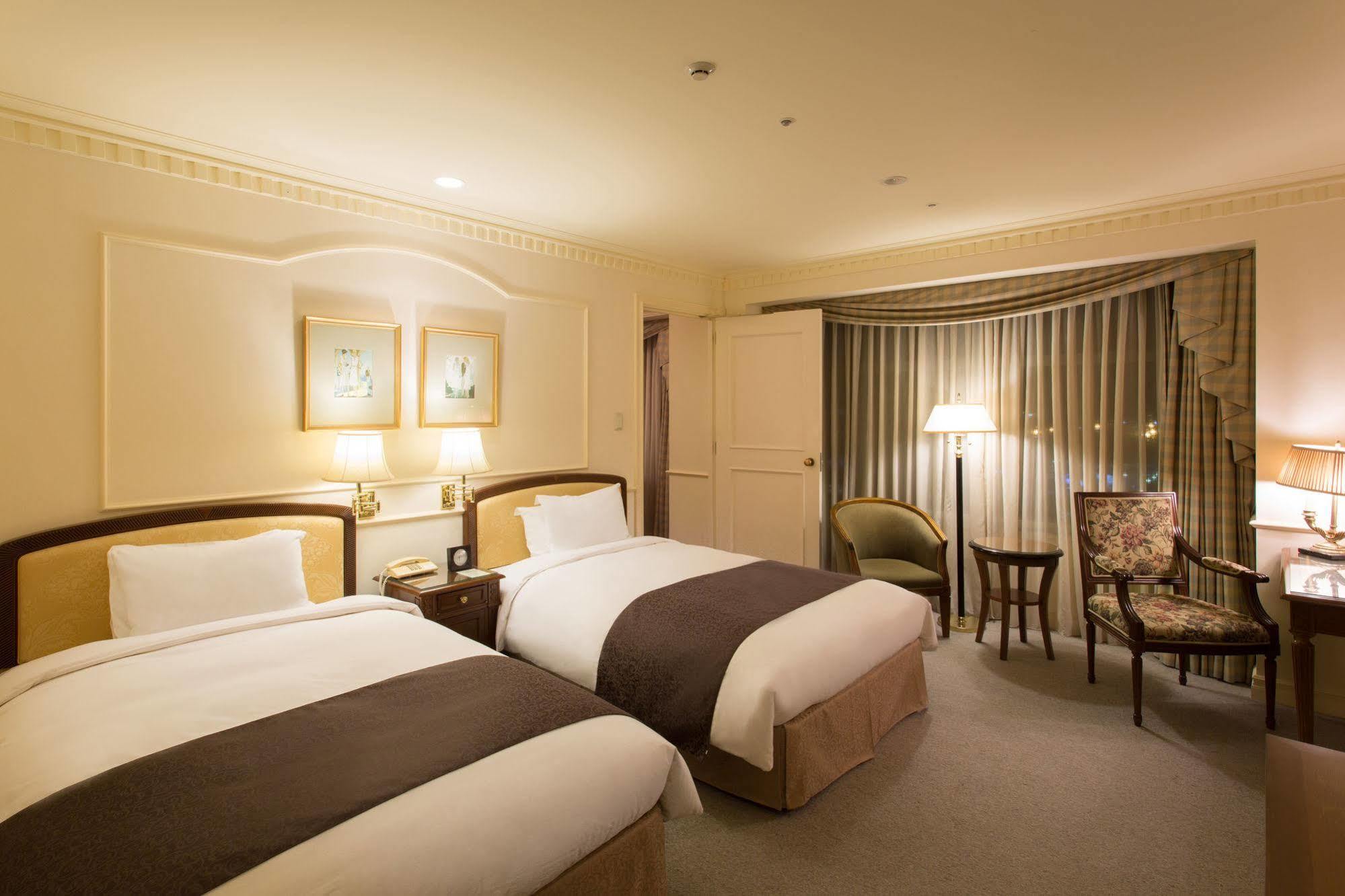 Hotel The Manhattan Chiba Exterior photo
